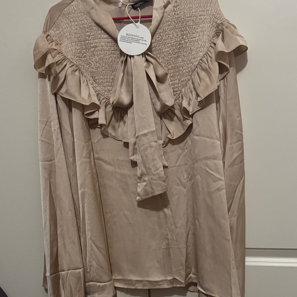 Boohoo Women's Beige Ruffle Blouse